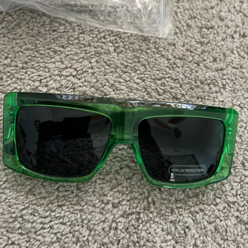 NWT PRETTYLITTLETHING Big Chunky Y2K Green Sunglasses